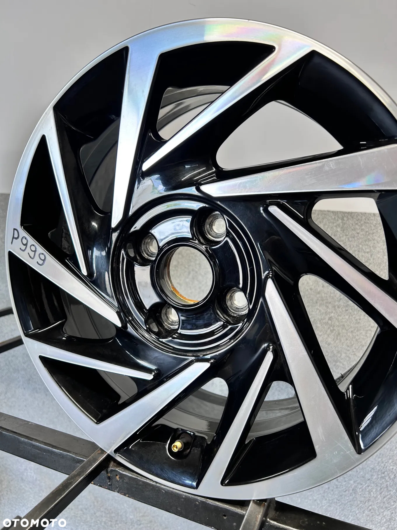 1 FELGA ALU. VW UP, SKODA CITIGO, SEAT Mii 15'' 5,5J  ET41  4x100 - 5