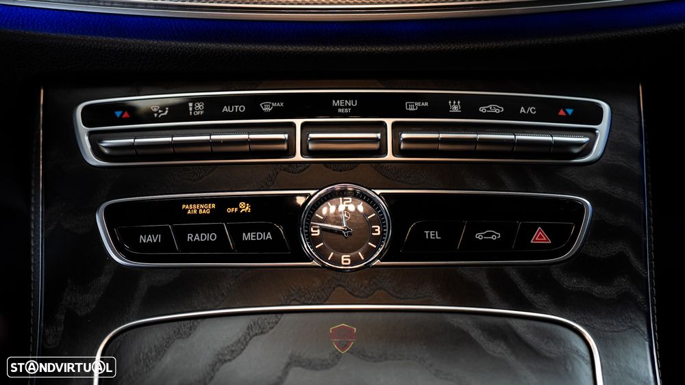 Mercedes-Benz E 300 de AMG Line - 32