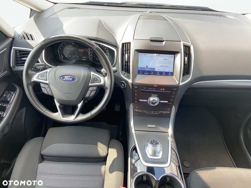 Ford S-Max - 12
