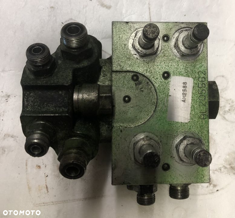 John Deere-rodzielacz TLS 205562 - 2