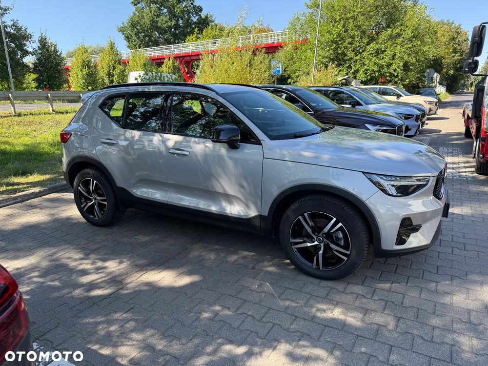 Volvo XC 40 B3 Plus Dark - 4