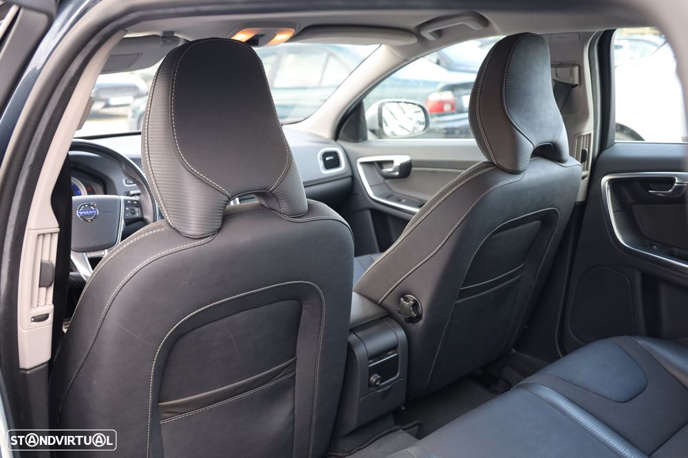 Volvo V60 2.0 D3 R-Design Start/Stop - 12