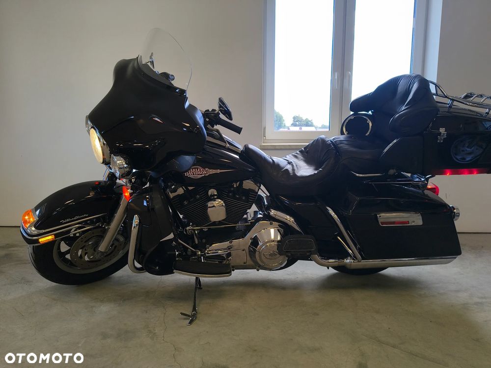 Harley-Davidson FLH Electra Glide - 2