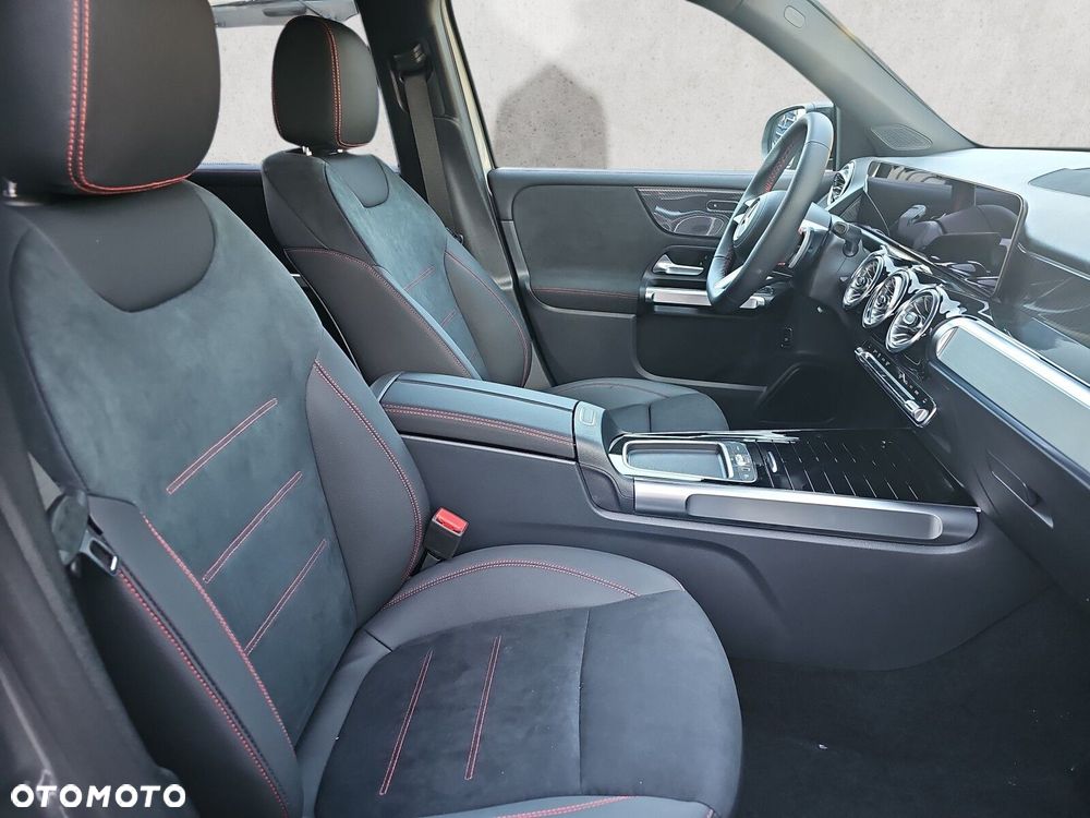 Mercedes-Benz GLB - 15