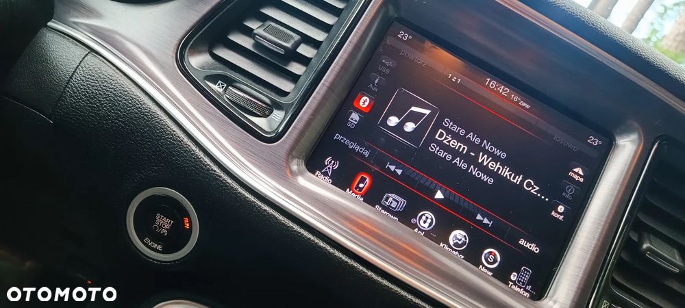 Dodge Challenger - 8