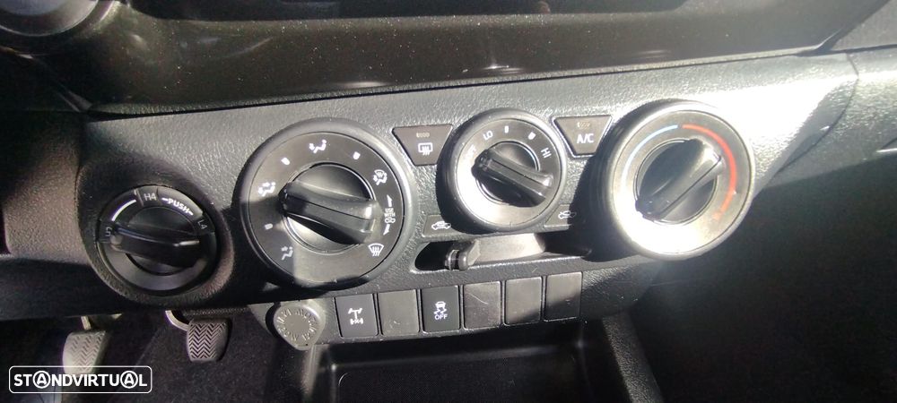 Toyota HILUX KINGCAB 4WD 2.4 D-4D 150CV || 4X4 - 12