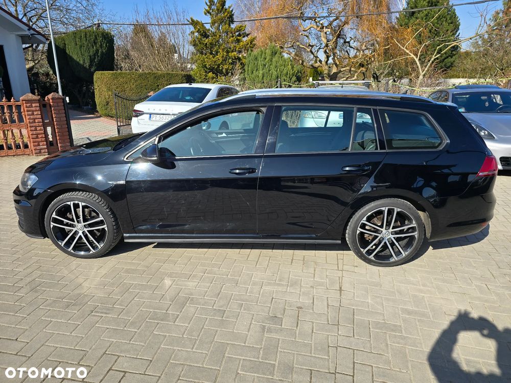 Volkswagen Golf - 6