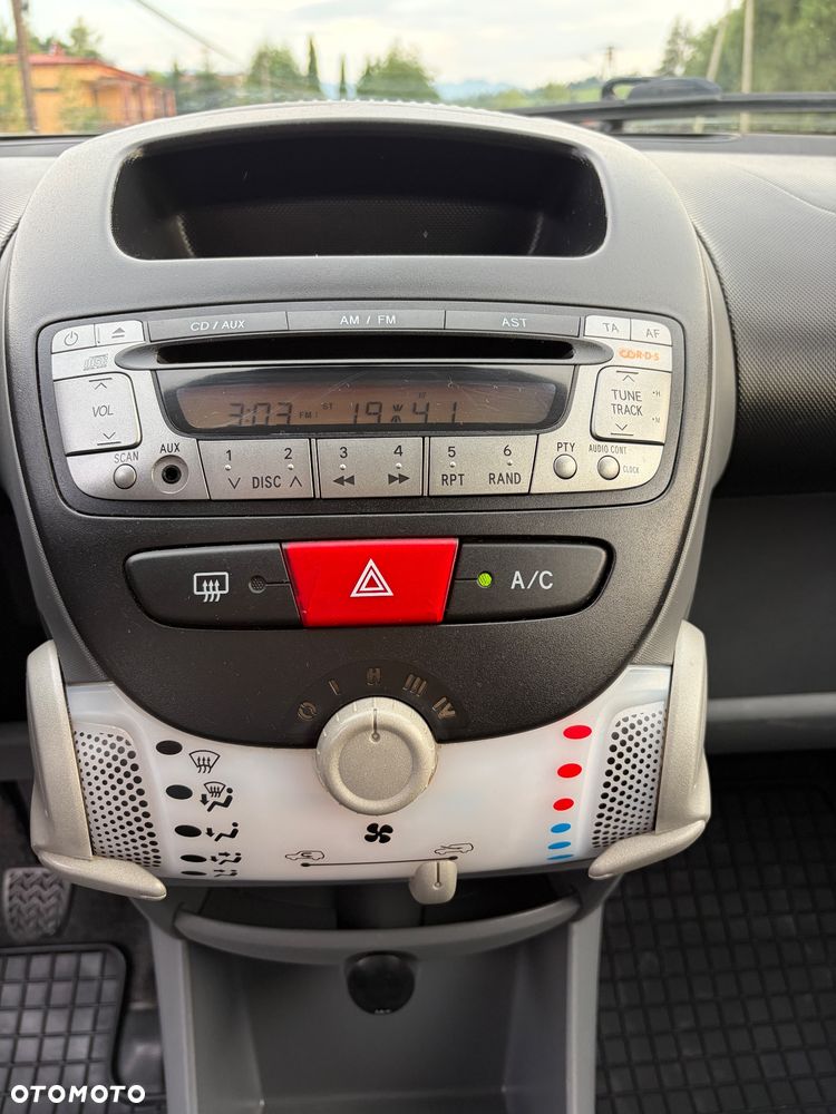 Peugeot 107 1.0 U Move - 18