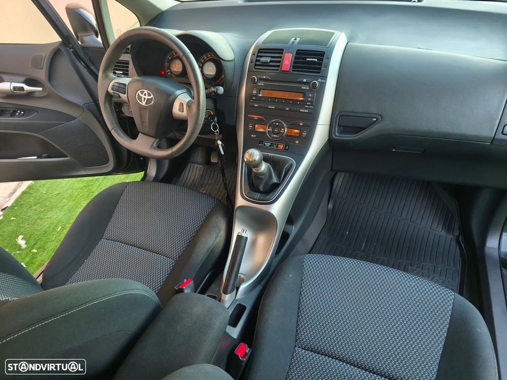 Toyota Auris 1.4 VVT-i AC+VSC - 10