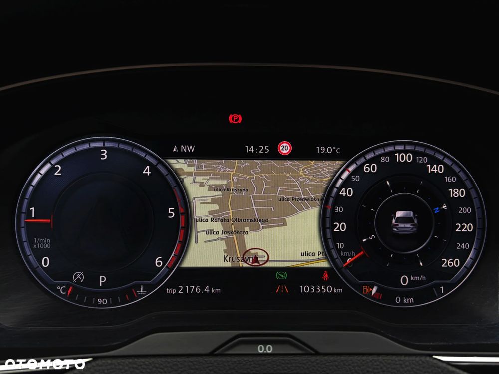 Volkswagen Passat - 16