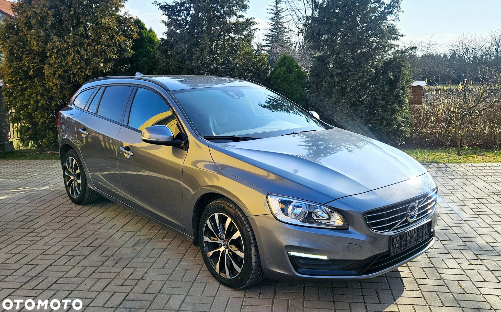 Volvo V60 D2 Drive-E Dynamic Edition (Kinetic) - 3