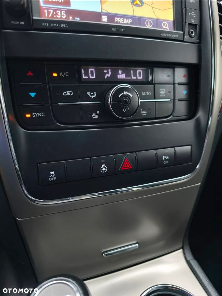 Jeep Grand Cherokee - 25