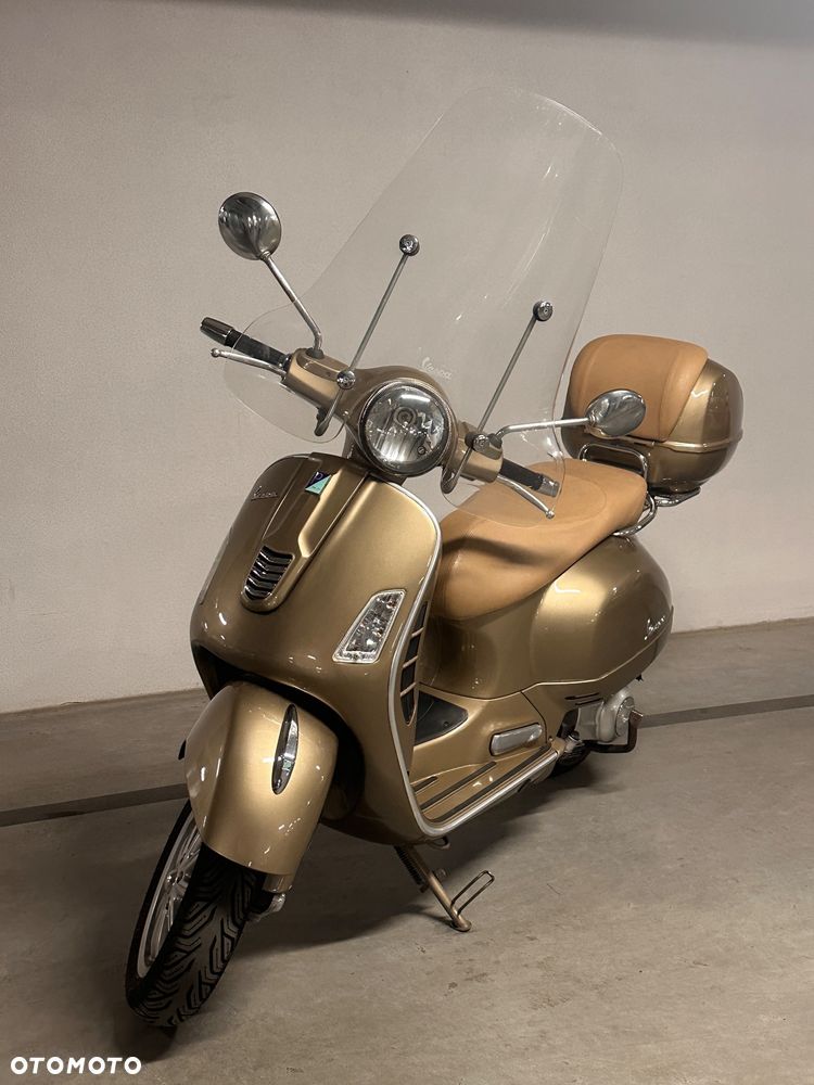 Vespa GTS - 17