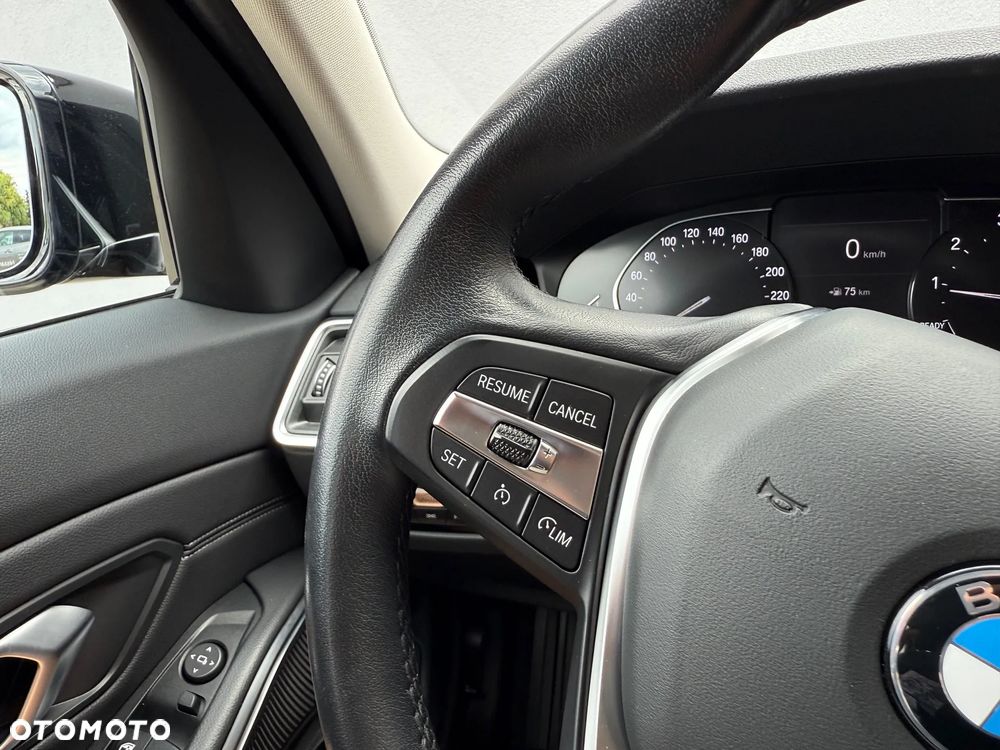 BMW Seria 3 318i Sport Line - 18
