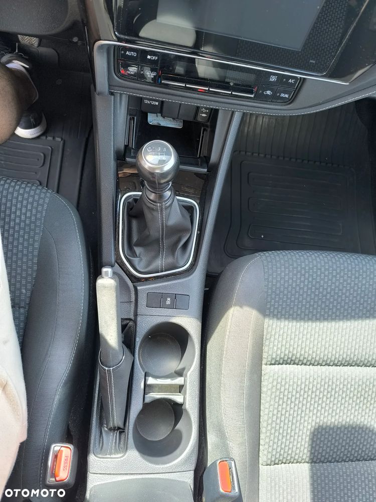 Toyota Corolla 1.6 Comfort - 34
