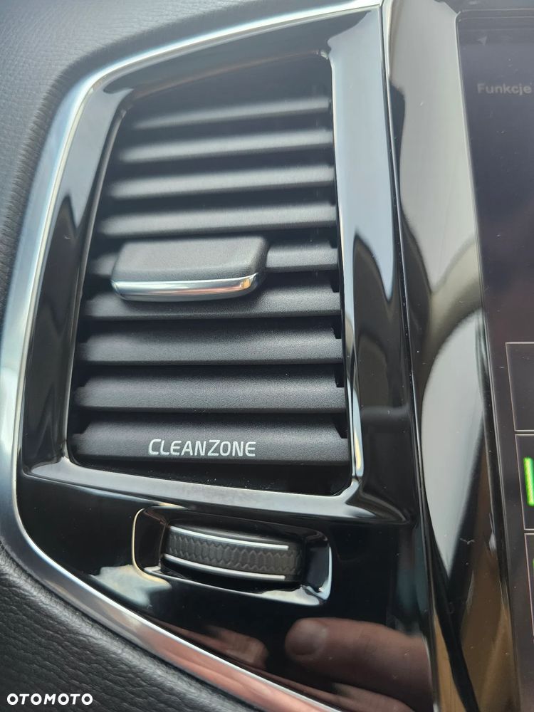 Volvo XC 90 T8 AWD Plug-In Hybrid Momentum 7os - 36