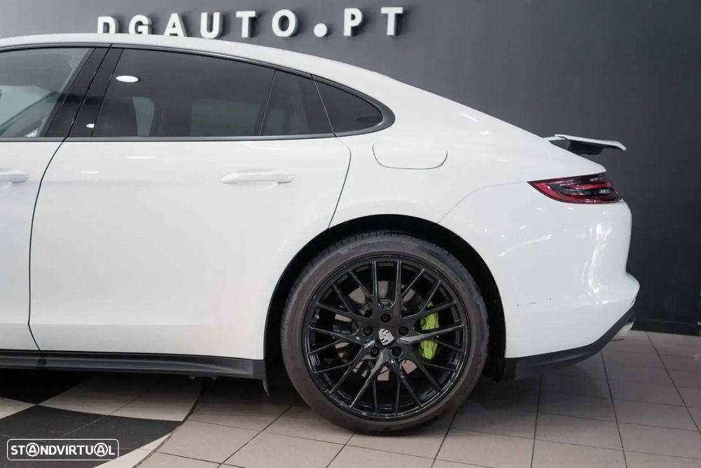 Porsche Panamera 4 E-Hybrid Platinum Edition - 11