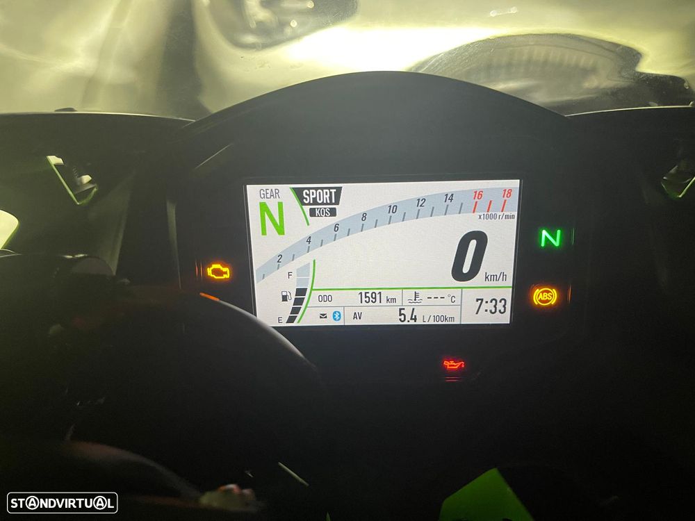 Kawasaki ZX 4RR - 24