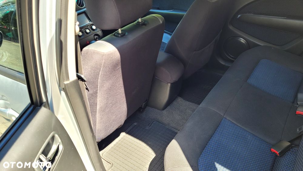 Mitsubishi Outlander - 13