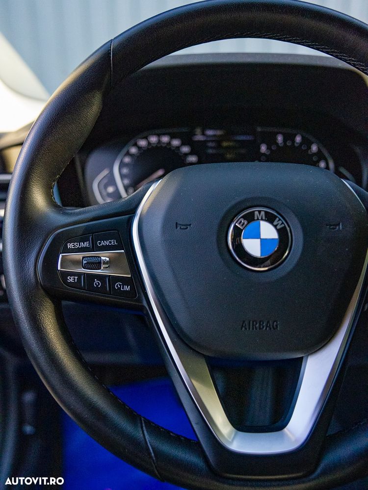 BMW Seria 3 320i AT - 14