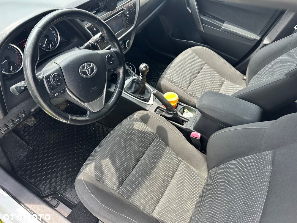 Toyota Auris 1.4 D-4D Business Edition - 11