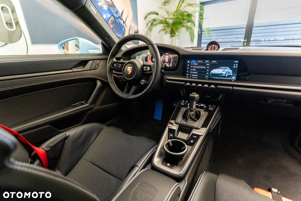 Porsche 911 GT3 Touring PDK - 13