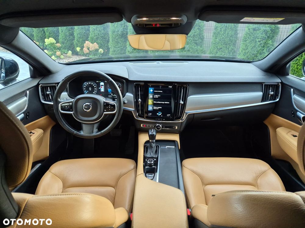 Volvo V90 D3 Momentum Pro - 21