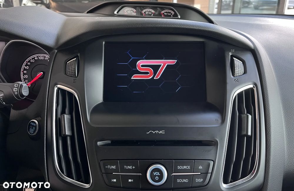 Ford Focus ST - 16