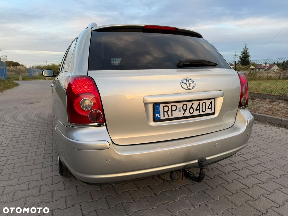 Toyota Avensis 2.0 D-4D Premium - 29