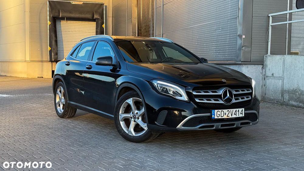 Mercedes-Benz GLA 200 7G-DCT - 22