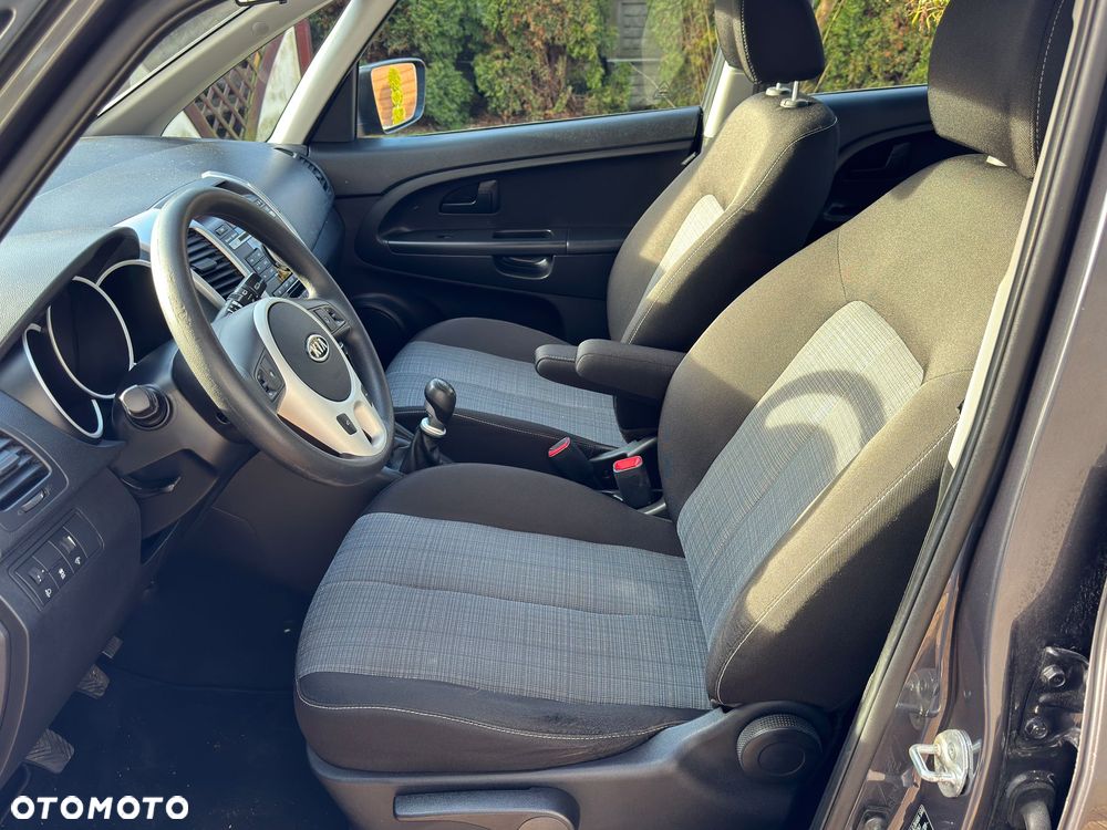 Kia Venga 1.4 CVVT Attract - 13