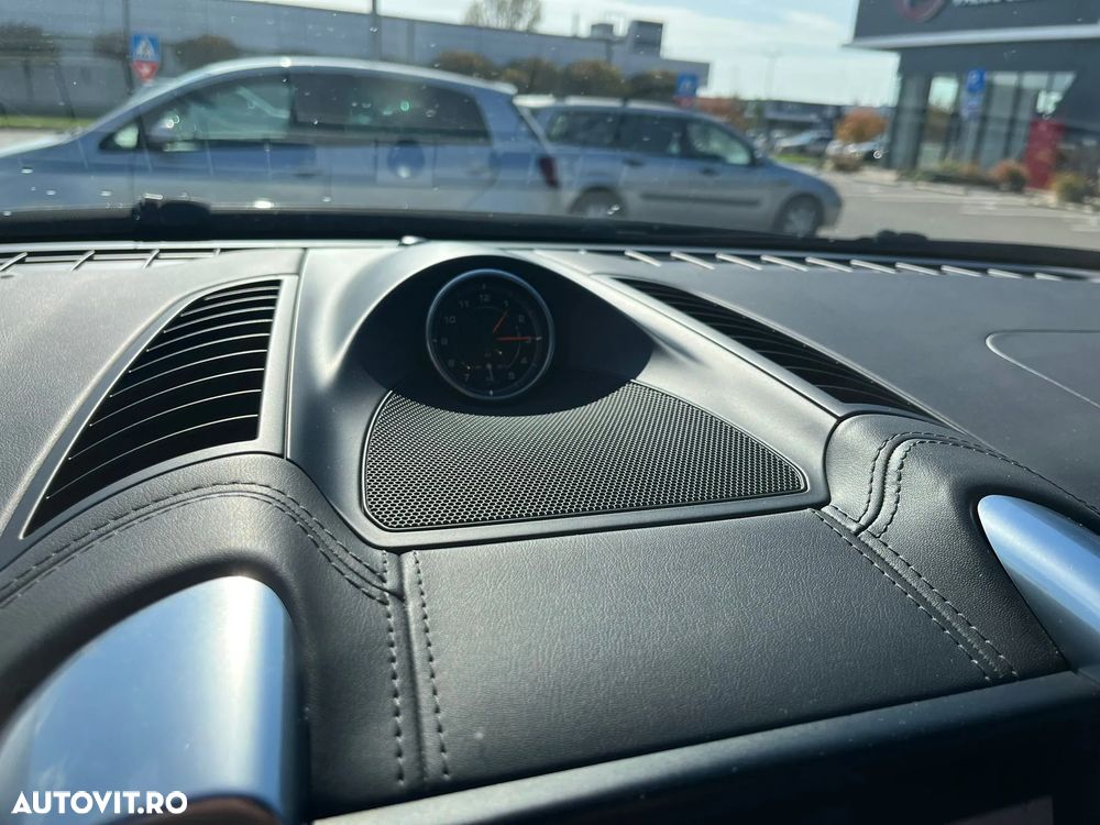 Porsche Cayenne - 15
