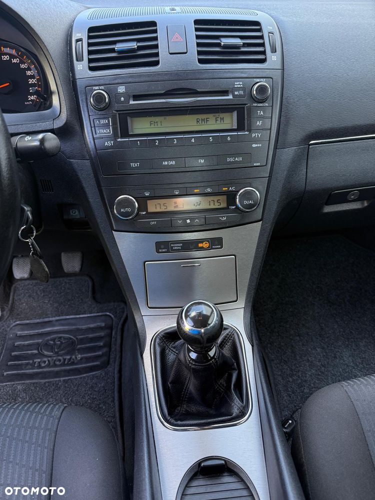 Toyota Avensis - 9