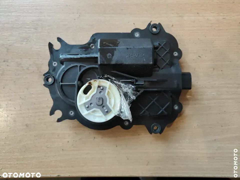 Dociąg drzwi Audi A8 D3 4E0837059 - 2