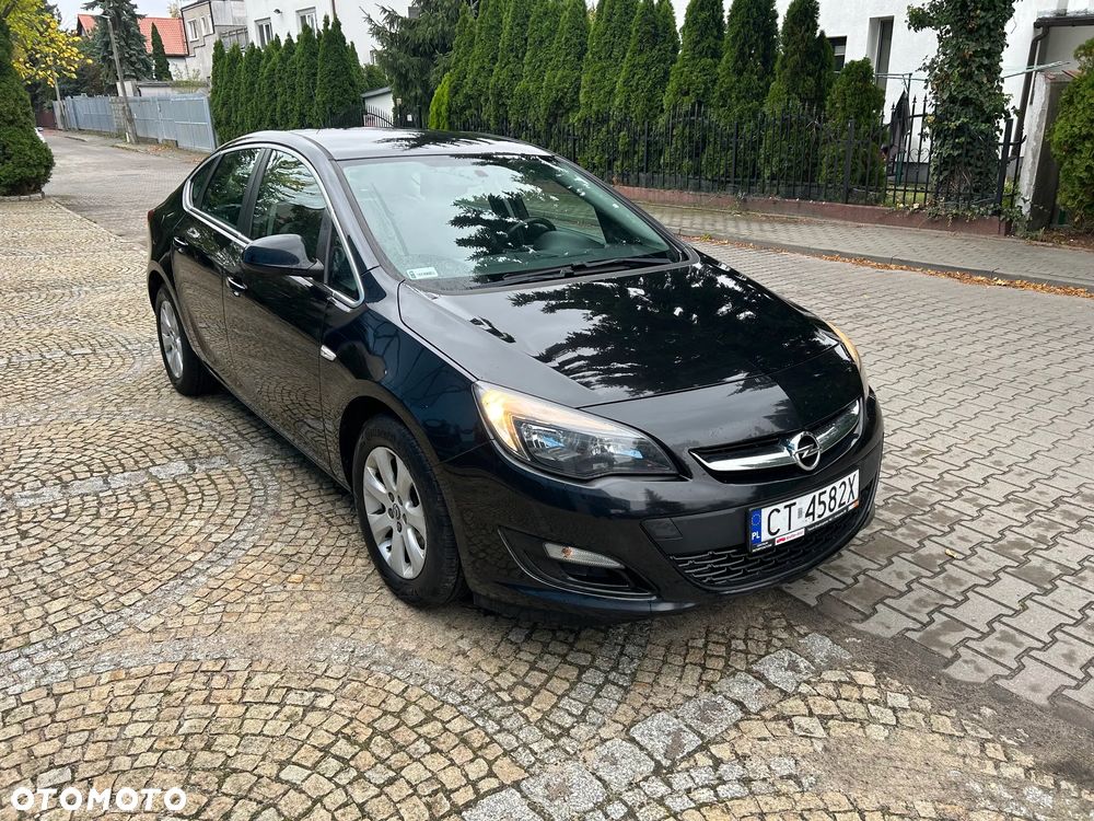 Opel Astra 1.4 T Business EU6 - 9