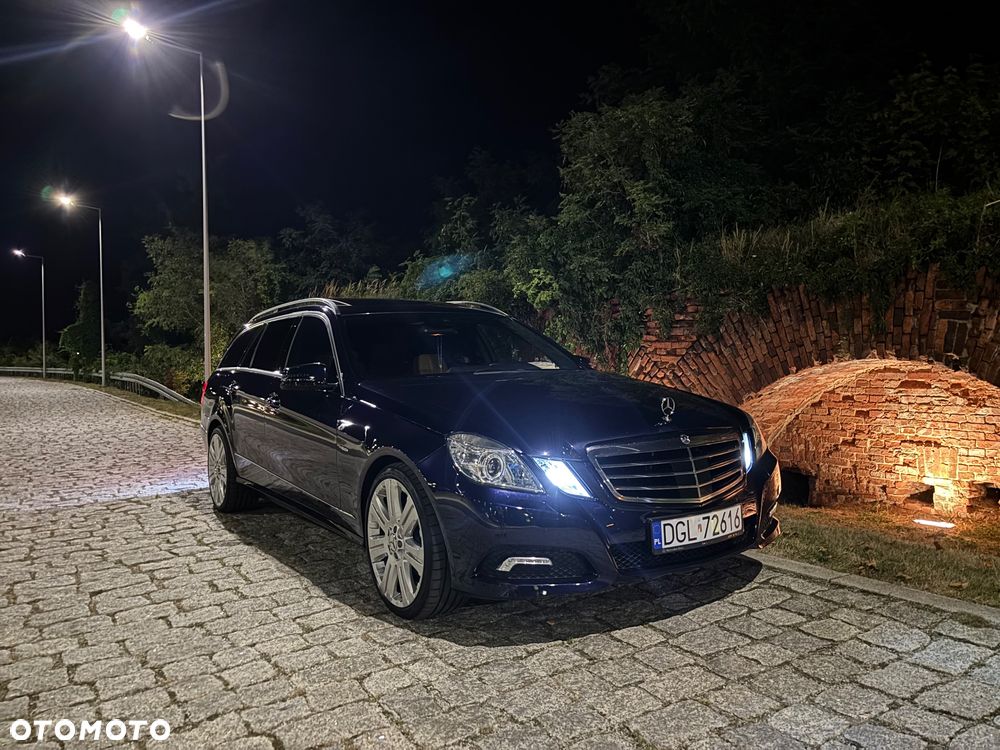 Mercedes-Benz Klasa E 250 T CDI DPF BlueEFFICIENCY Automatik Avantgarde - 34