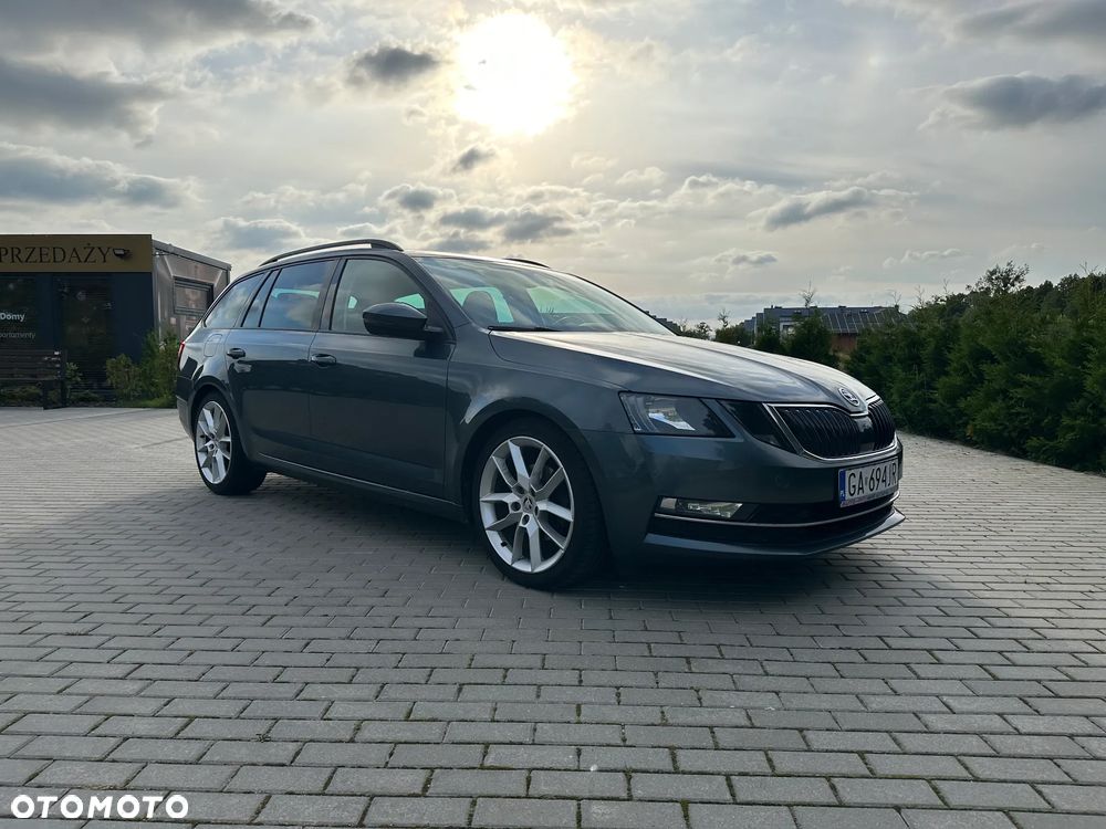 Skoda Octavia 2.0 TDI DSG Ambition - 1