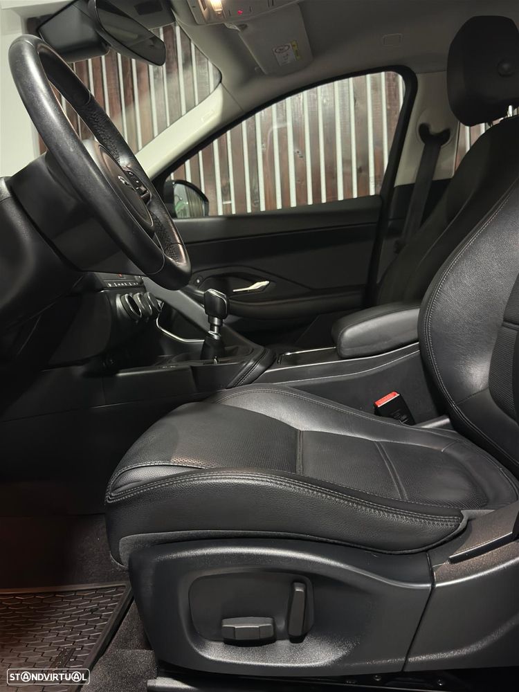 Jaguar E-Pace 2.0 i4D R-Dynamic S - 9