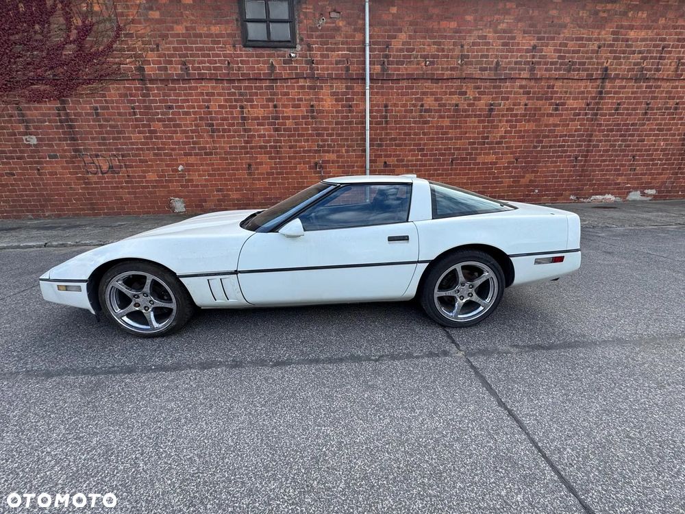 Chevrolet Corvette - 5