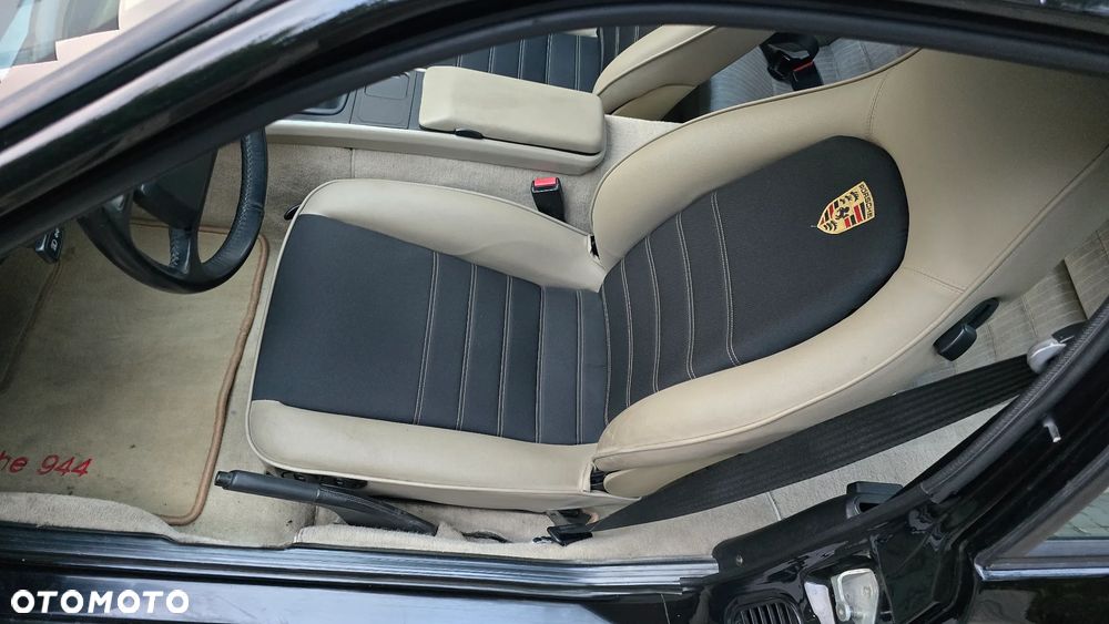 Porsche 944 - 11