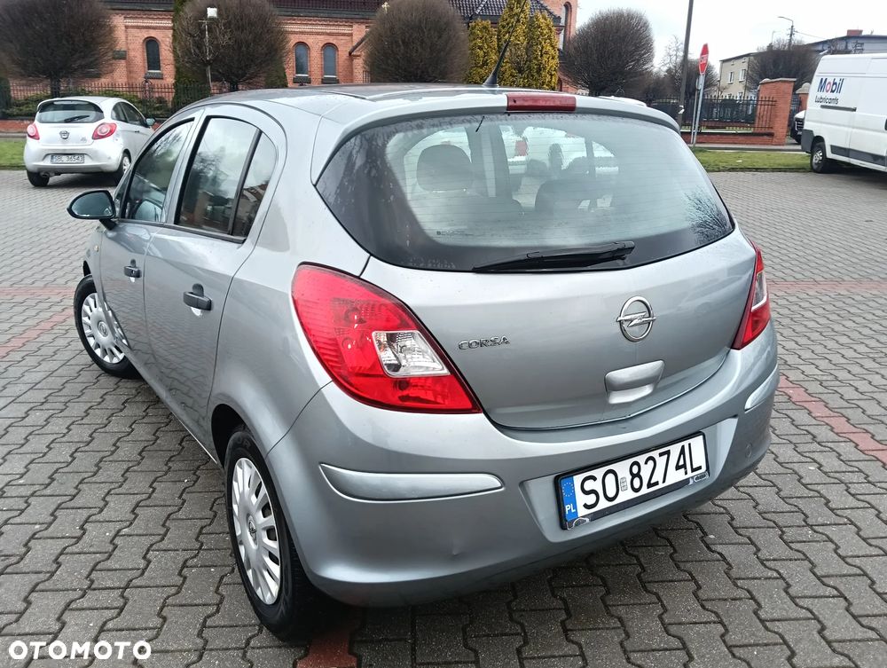Opel Corsa 1.2 16V Essentia - 5