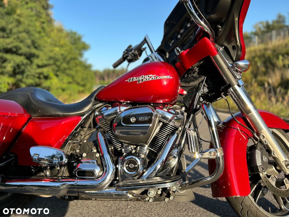 Harley-Davidson Touring Street Glide - 11