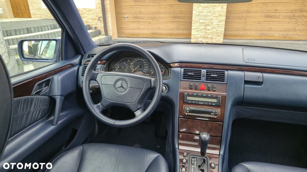 Mercedes-Benz Klasa E 320 Elegance - 15