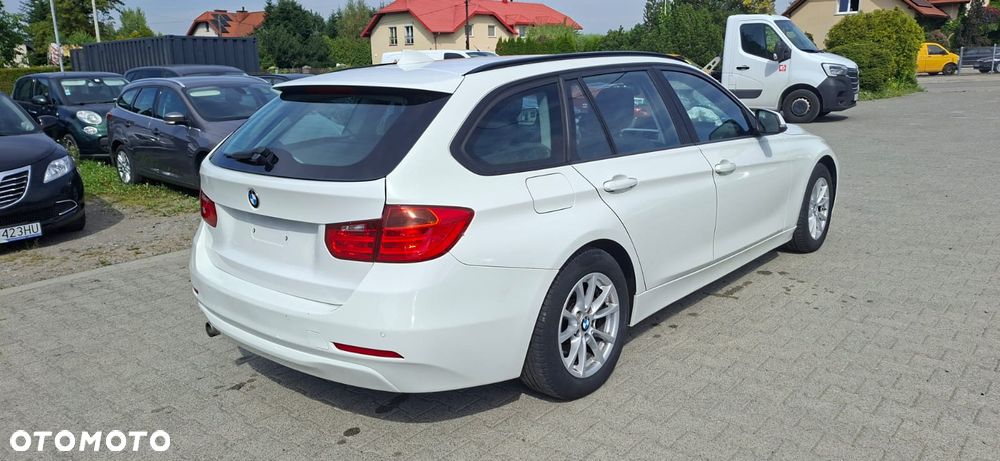 BMW Seria 3 320d xDrive - 4