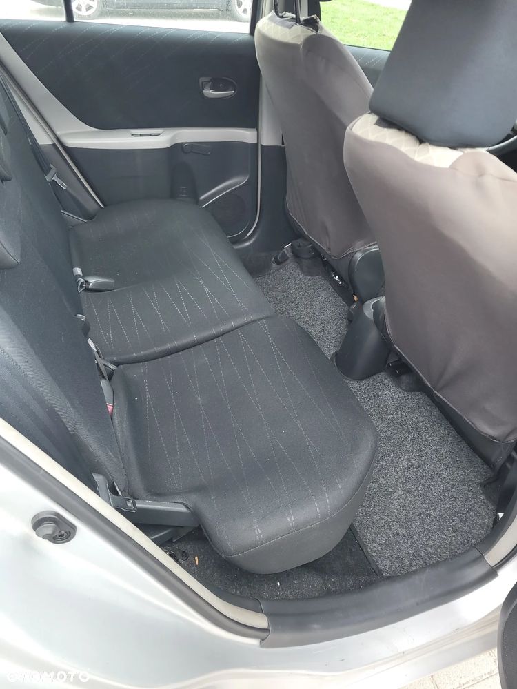 Toyota Yaris - 6