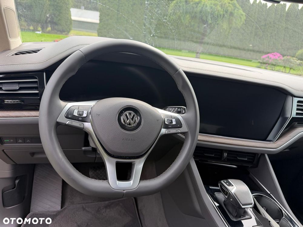 Volkswagen Touareg 3.0 V6 TDI 4Motion DPF Automatik - 9
