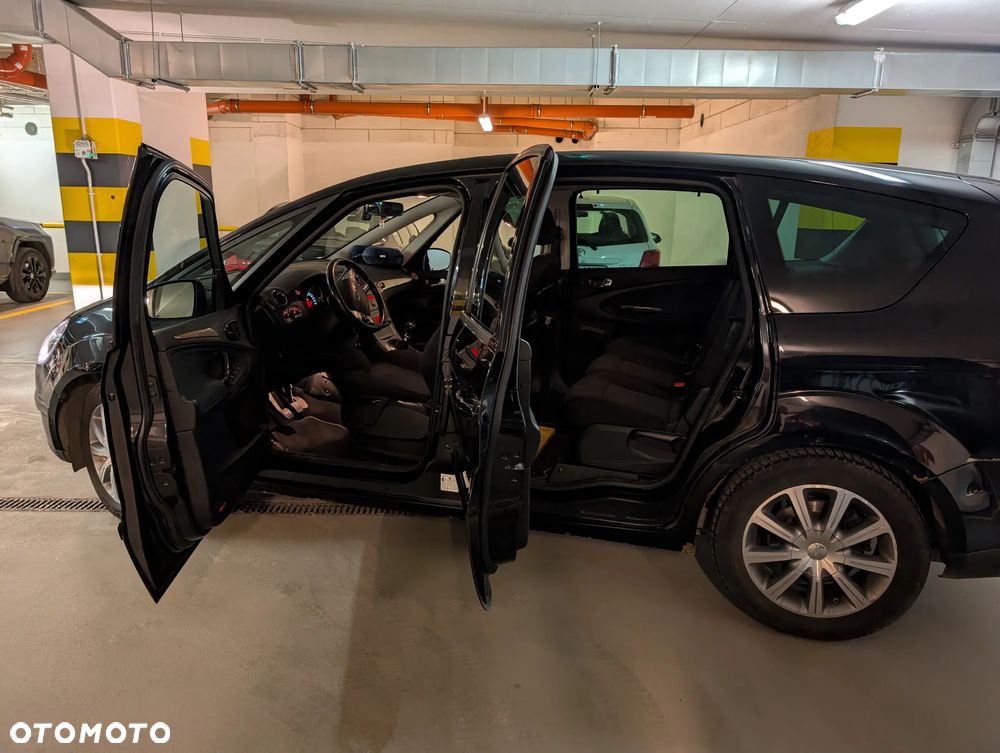 Ford S-Max - 11