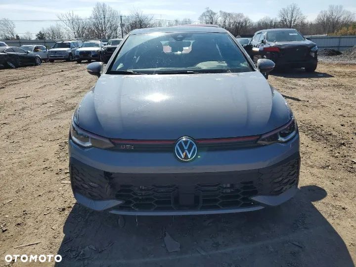 Volkswagen Golf - 5