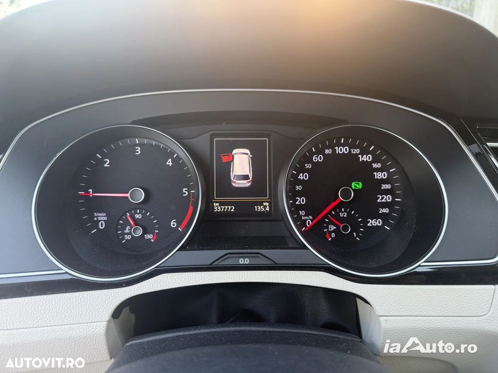 Volkswagen Passat 2.0 TDI DSG Highline - 8