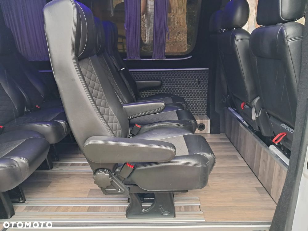 Mercedes-Benz Sprinter 907.221 - 8